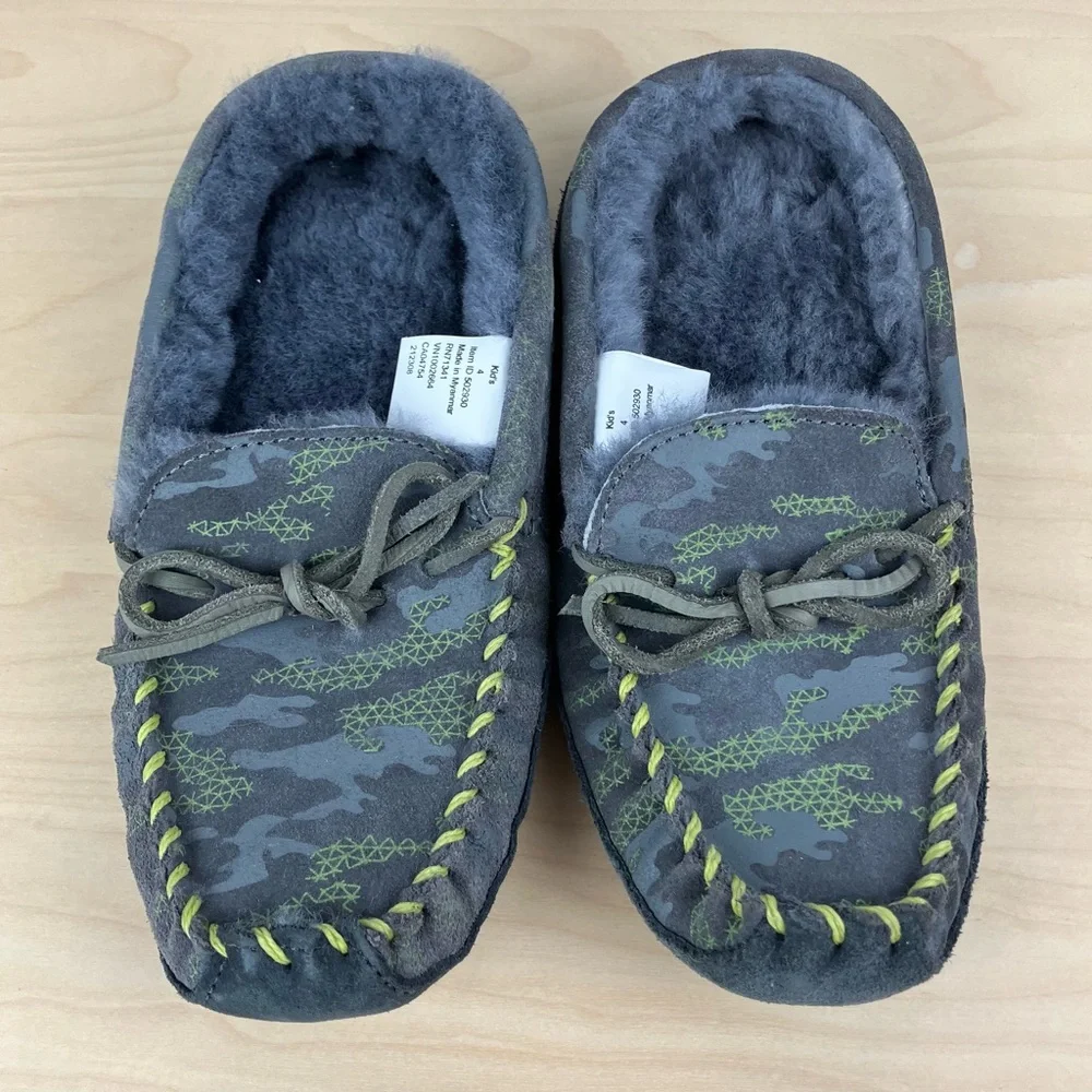 L.L. Bean Kids Size 4.0 Wicked Good Slipper Moccasins Gray Camouflage Lined